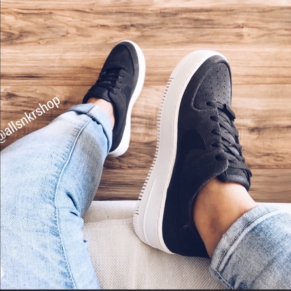 Nike women’s air force 1 low sage - Picture 3 of 7